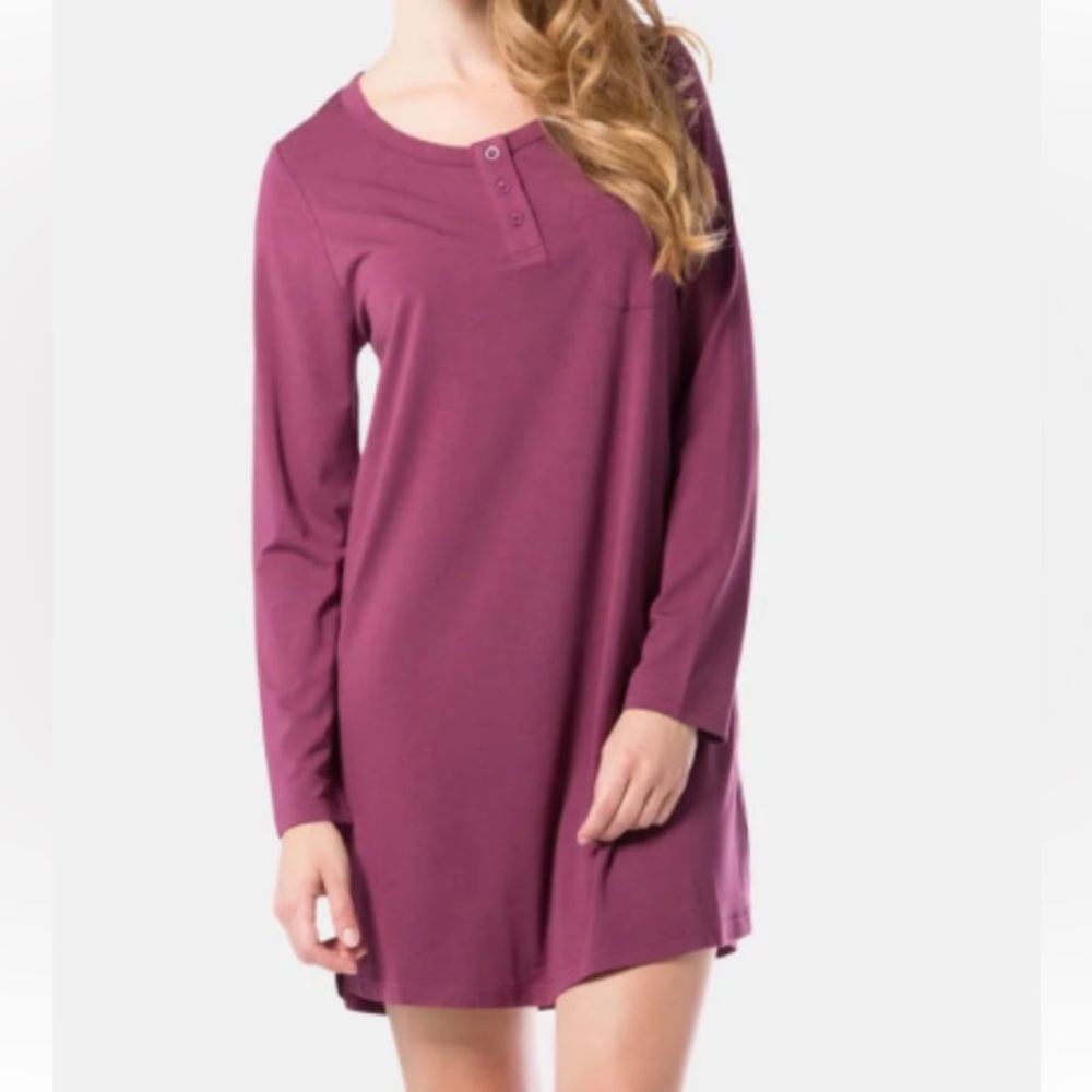 Fishers Finery Sleep Shirt Size M in Wine Color